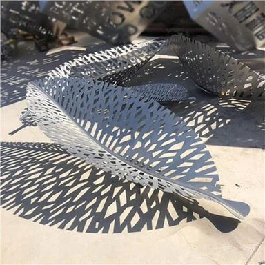 Grande scultura in metallo a foglia esterna in acciaio inossidabile Scultura scavata