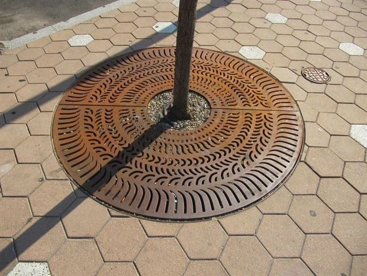 Griglia per alberi in metallo e acciaio