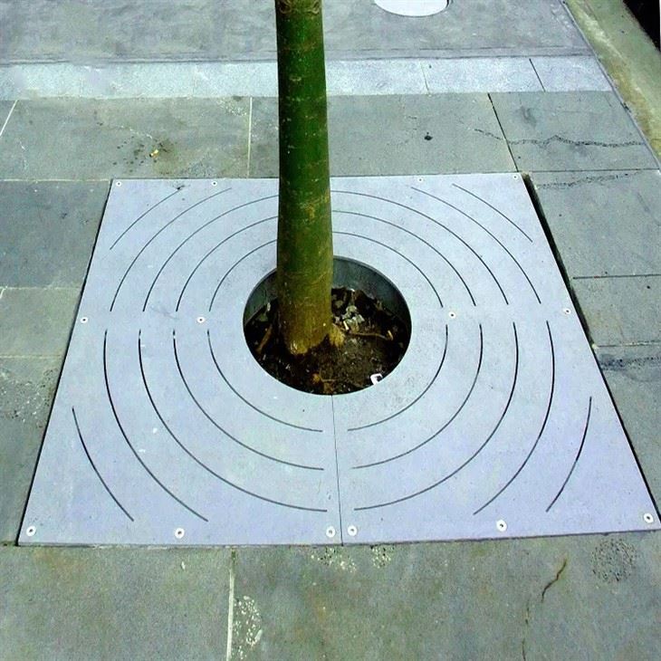 Moderna griglia di copertura per alberi in metallo