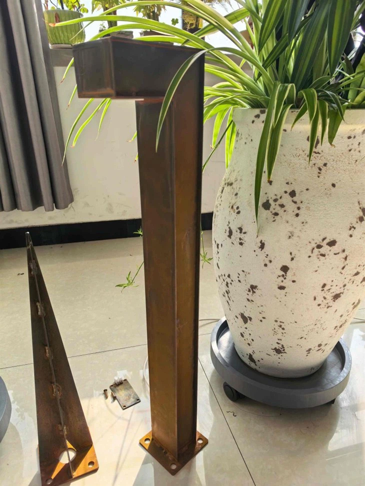 Luce da terra in acciaio resistente agli agenti atmosferici